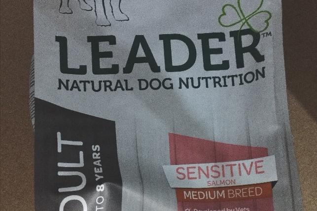 Croquettes REDMILLS au saumon hypo allergéniques chien avec problèmes de peau et grattage redmills leader